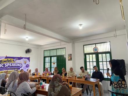Berani Bicara : Bimtek Public Speaking Pengajar dan Pengelola Rumah Belajar Abyasa
