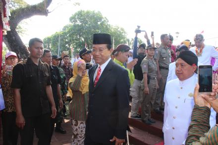 Gubernur DIY Sri Sultan Hamengkubawono X